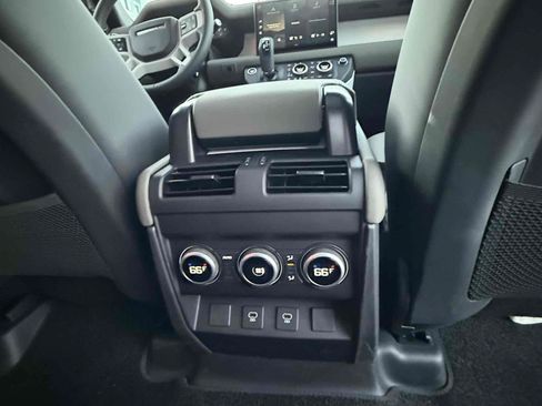 Used 2025 Land Rover Defender 110 X-Dynamic SE AWD/4WD image 76
