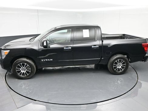 Used 2021 Nissan Titan SV w/ SV Convenience Package image 27