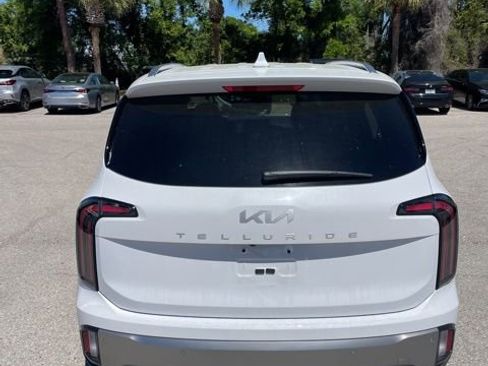 Used 2025 Kia Telluride EX image 3