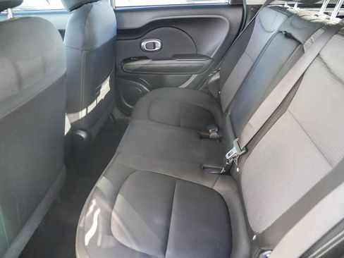 Used 2017 Kia Soul + FWD image 19