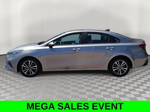 Used 2023 Kia Forte LXS w/ LXS Technology Package FWD image 6