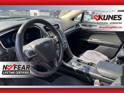 Used 2020 Ford Fusion SE image 22