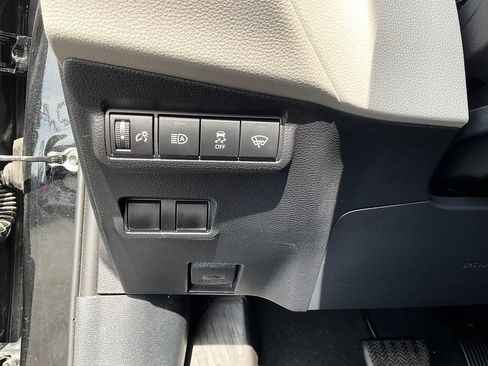 Used 2026 Toyota Corolla Cross L FWD image 18