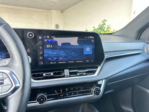 Used 2025 Chevrolet Equinox LT image 21