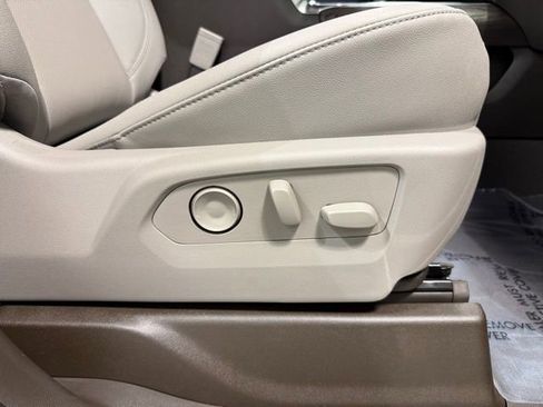 New 2026 GMC Sierra 1500 SLT w/ SLT Premium Package AWD/4WD image 31