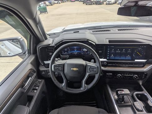 Used 2025 Chevrolet Silverado 1500 LT w/ Z71 Off-Road Package image 3