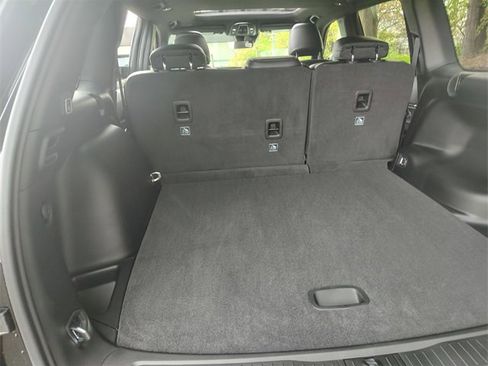 New 2025 Jeep Grand Cherokee Altitude image 33