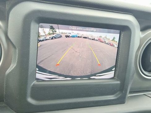 Used 2023 Jeep Wrangler Unlimited Sport AWD/4WD image 24
