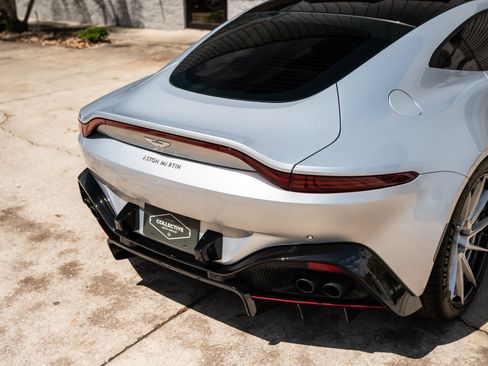 Used 2019 Aston Martin V8 Vantage Coupe RWD image 22