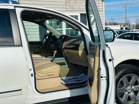 Used 2013 Nissan Armada Platinum image 11