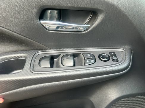 Used 2021 Nissan Versa SV FWD image 12