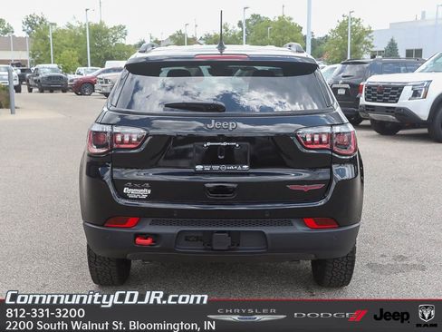 New 2025 Jeep Compass Trailhawk w/ Trailhawk Convenience Group image 6