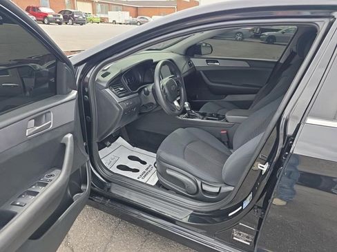 Used 2018 Hyundai Sonata SE w/ Cargo Package FWD image 10