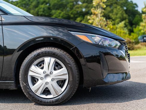 Used 2024 Nissan Sentra S FWD image 9