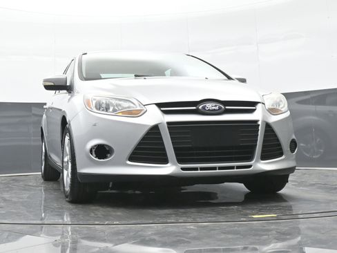 Used 2013 Ford Focus SE FWD image 41