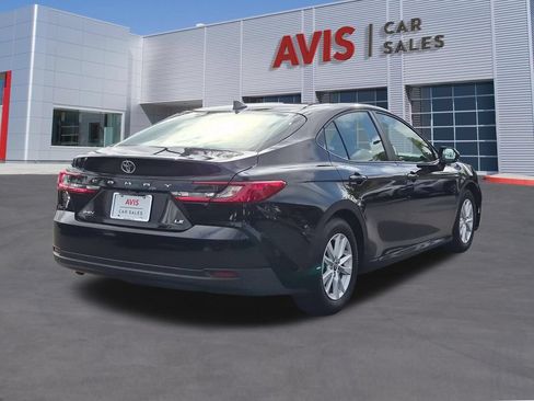 Used 2025 Toyota Camry Hybrid FWD image 6