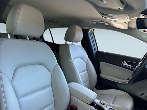 Certified 2020 Mercedes-Benz GLA 250 4MATIC image 32