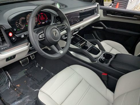 New 2026 Porsche Cayenne Turbo image 4