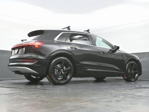 Used 2019 Audi e-tron Prestige w/ Prestige Package image 51