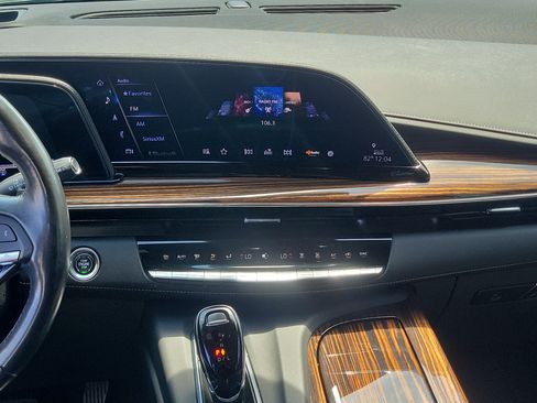 Used 2023 Cadillac Escalade Premium Luxury image 19