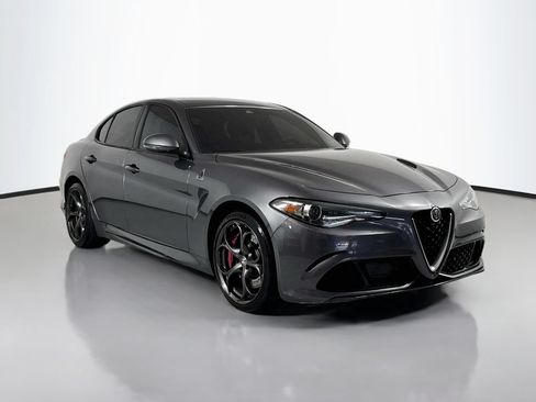 Used 2018 Alfa Romeo Giulia Quadrifoglio w/ Driver Assist Dynamic Package RWD image 4