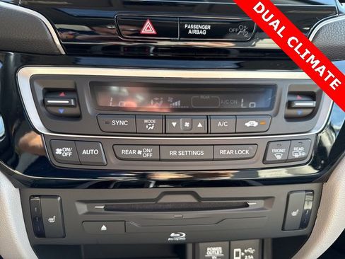 Used 2022 Honda Pilot Touring image 13