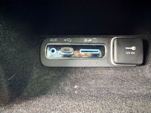 Used 2017 Jeep Grand Cherokee Altitude image 30