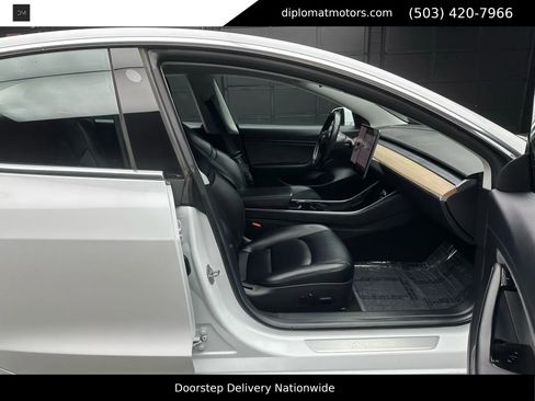 Used 2018 Tesla Model 3 Long Range image 19