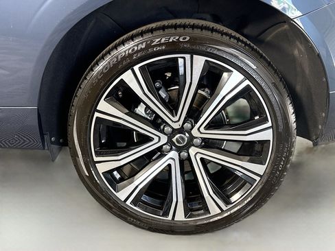 Used 2023 Volvo XC60 B5 Ultimate w/ Protection Package Premier FWD image 37