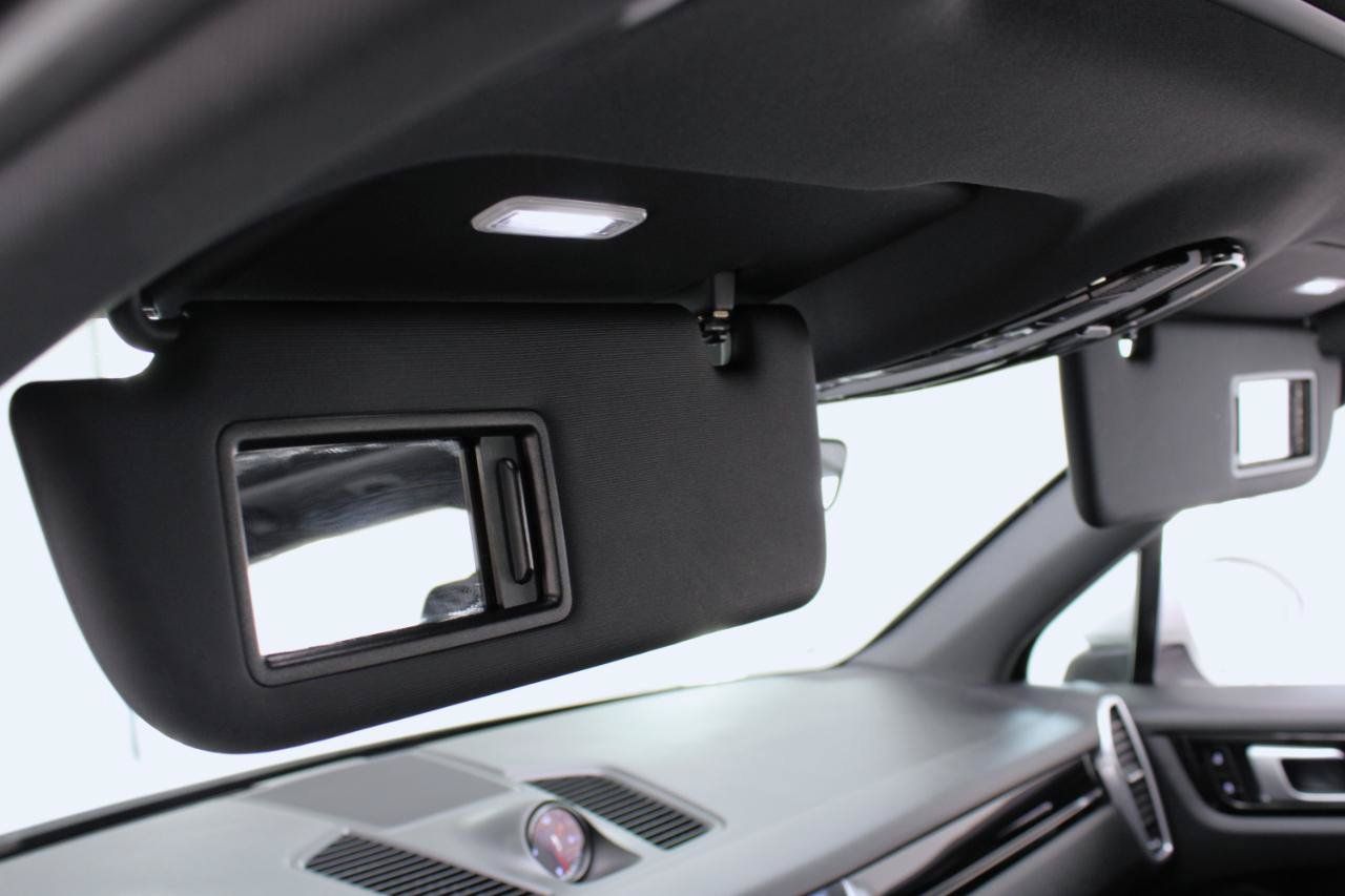 Used 2020 Porsche Cayenne AWD/4WD image 65