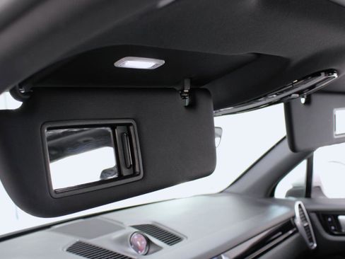 Used 2020 Porsche Cayenne AWD/4WD image 65