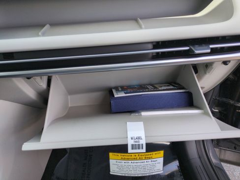 New 2026 Hyundai Tucson Blue SE image 32