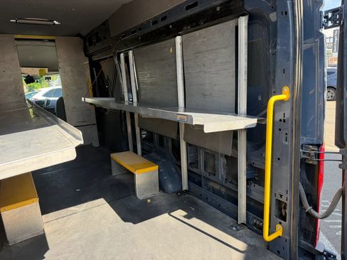 Used 2019 Ford Transit 250 148 High Roof Extended RWD image 12