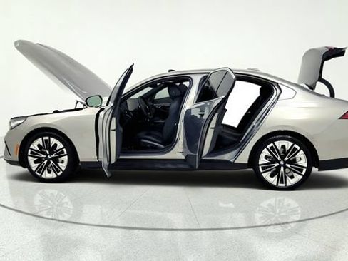Used 2026 BMW 530i RWD image 15