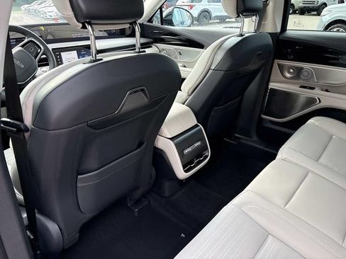 New 2026 Lincoln Nautilus Reserve AWD/4WD image 15