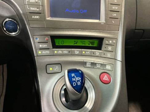 Used 2013 Toyota Prius Two image 12
