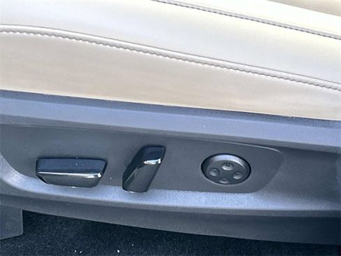 Certified 2025 INFINITI QX60 Luxe image 17