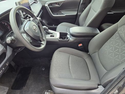 Used 2024 Toyota RAV4 XLE AWD/4WD image 8