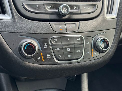 Used 2023 Chevrolet Malibu LT image 11