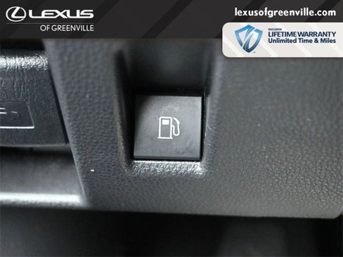 Used 2022 Toyota Highlander XSE image 16