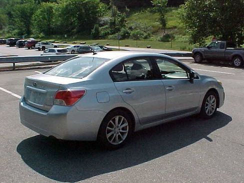 Used 2014 Subaru Impreza 2.0i Premium w/ All-Weather Package w/CVT AWD/4WD image 5