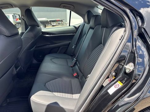 Used 2019 Toyota Camry SE w/ Convenience Package FWD image 14