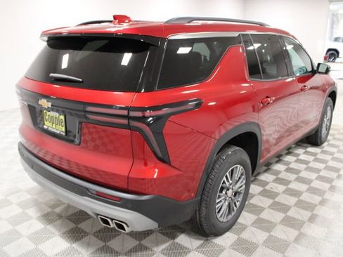 New 2025 Chevrolet Traverse LT w/ Enhanced Driving Package image 8