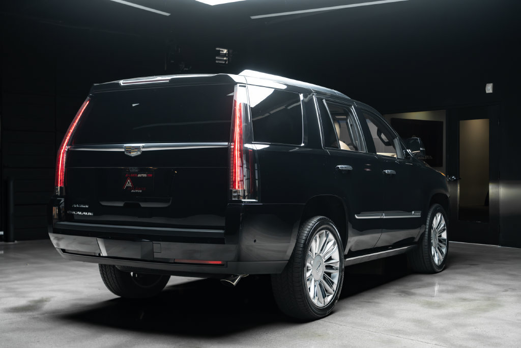 Used 2020 Cadillac Escalade Platinum AWD/4WD image 11