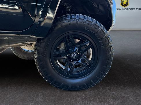 Used 2021 Toyota Tacoma SR5 image 8