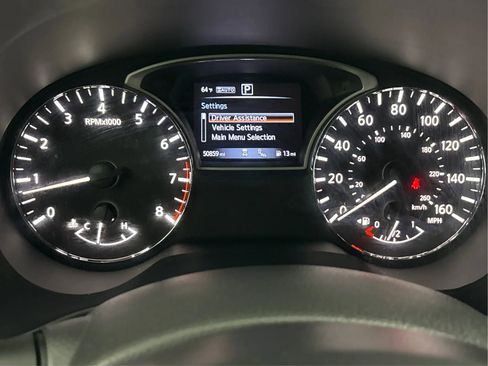 Used 2020 Nissan Pathfinder SV AWD/4WD image 23