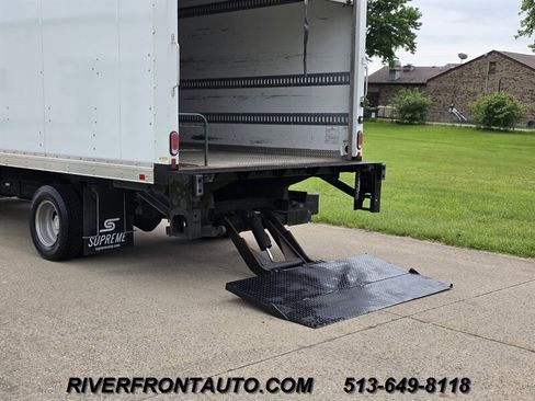 Used 2021 Chevrolet Express 3500 w/ Driver Convenience Package RWD image 3
