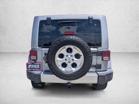 Used 2014 Jeep Wrangler Unlimited Sahara w/ Connectivity Group AWD/4WD image 6