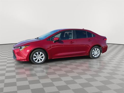 Used 2023 Toyota Corolla LE image 4