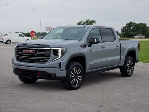 Used 2025 GMC Sierra 1500 AT4 w/ AT4 Premium Package AWD/4WD image 3